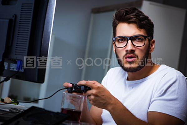 再见金钱，前往贫困村